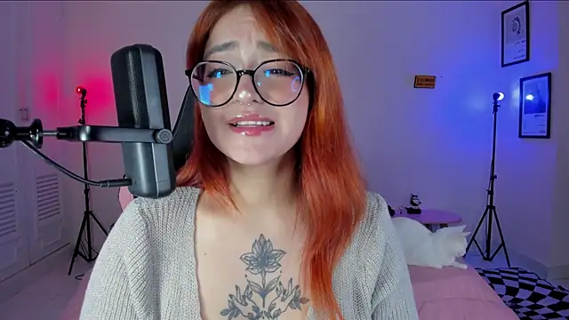 Snapshot of SweetJennaa chatting on 01.18.25 SweetJennaa online show from 01.18.25