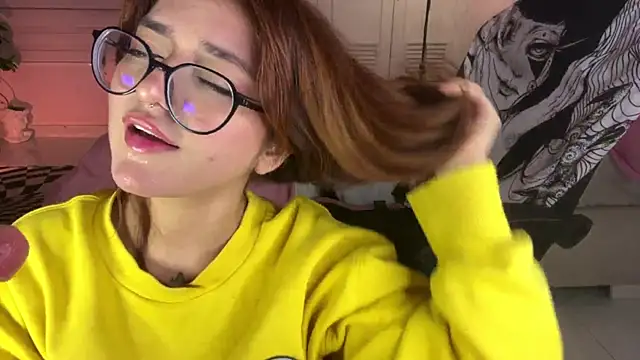 Snapshot of SweetJennaa chatting on 03.08.25 SweetJennaa online show from 03.08.25