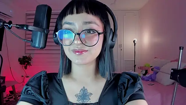 Snapshot of SweetJennaa chatting on 03.16.25 SweetJennaa online show from 03.16.25