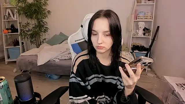 Viv Player online show from 12.20.24