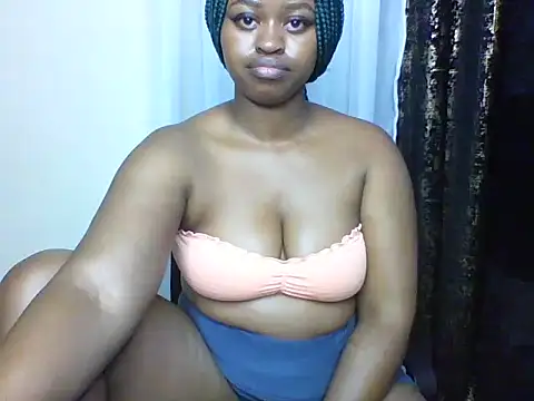Snapshot of Candii_wet_ chatting on 02.07.25 Candii wet  online show from 02.07.25