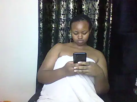 Snapshot of Candii_wet_ chatting on 02.21.25 Candii wet  online show from 02.21.25