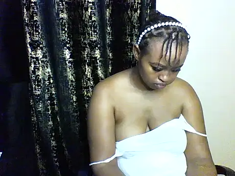 Snapshot of Candii_wet_ chatting on 09.17.25 Candii wet  online show from 09.17.25