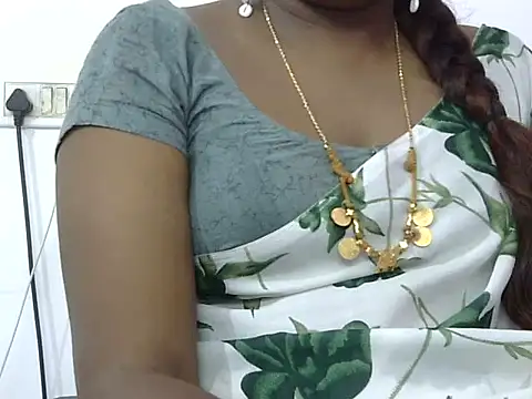 Snapshot of Hot_akshara chatting on 09.28.25 Hot akshara online show from 09.28.25