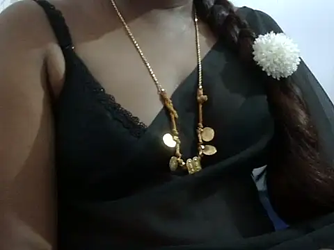 Snapshot of Hot_akshara chatting on 10.04.25 Hot akshara online show from 10.04.25