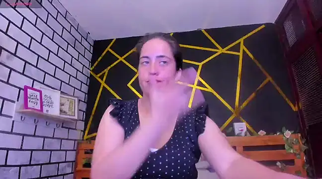 Snapshot of kathina_giraldo chatting on 12.12.24 kathina giraldo online show from 12.12.24