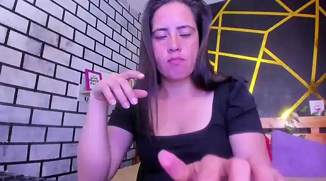 Snapshot of kathina_giraldo chatting on 12.13.24 kathina giraldo online show from 12.13.24