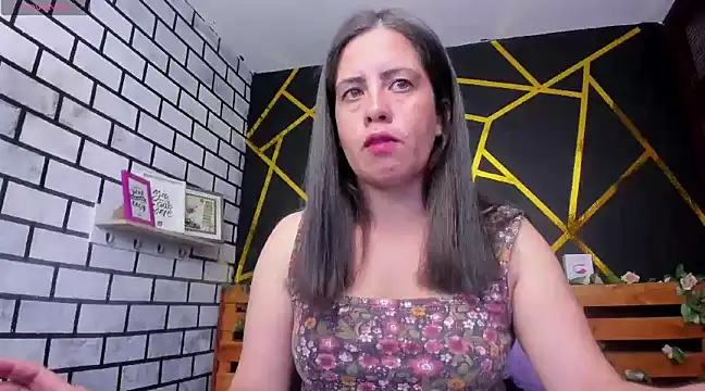 Snapshot of kathina_giraldo chatting on 01.11.25 kathina giraldo online show from 01.11.25