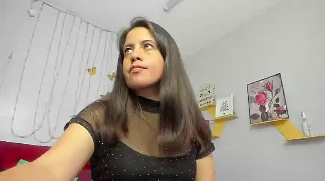 Snapshot of kathina_giraldo chatting on 02.08.25 kathina giraldo online show from 02.08.25