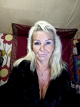 Snapshot of CassandraSandra44 chatting on 10.13.25 CassandraSandra44 online show from 10.13.25