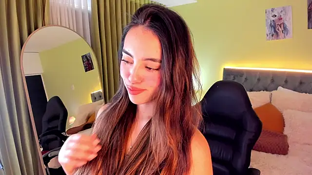 Snapshot of _Charlotte_evans_1 chatting on 10.14.25 Charlotte evans 1 online show from 10.14.25