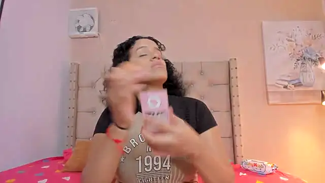 vanesasexyhot21 online show from 10.30.25