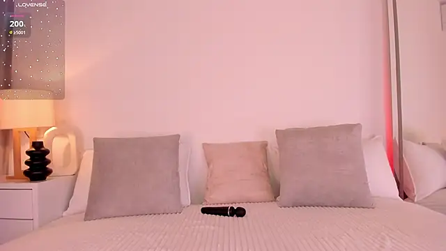 Snapshot of alisson_81 chatting on 02.21.25 alisson 81 online show from 02.21.25