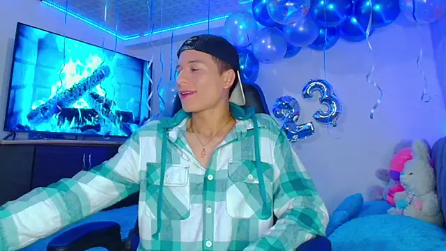 Snapshot of bryamer_19 chatting on 01.11.25 bryamer 19 online show from 01.11.25