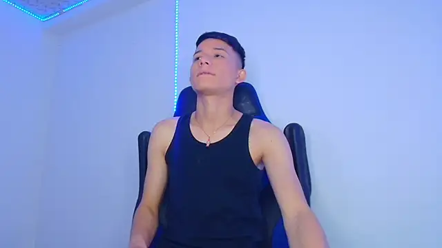 Snapshot of bryamer_19 chatting on 02.05.25 bryamer 19 online show from 02.05.25