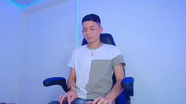 Snapshot of bryamer_19 chatting on 02.07.25 bryamer 19 online show from 02.07.25