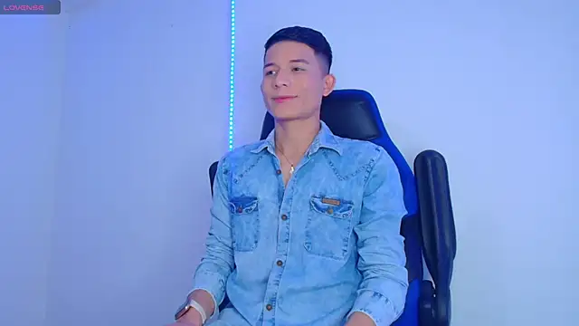 Snapshot of bryamer_19 chatting on 02.08.25 bryamer 19 online show from 02.08.25