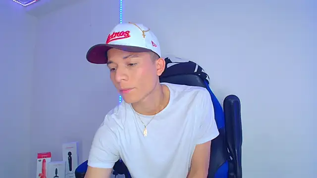 Snapshot of bryamer_19 chatting on 03.03.25 bryamer 19 online show from 03.03.25