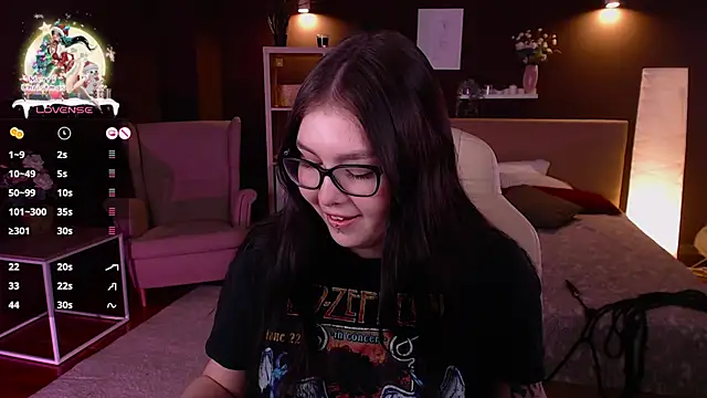 Snapshot of Arizonaa_Muse chatting on 01.08.25 Arizonaa Muse online show from 01.08.25