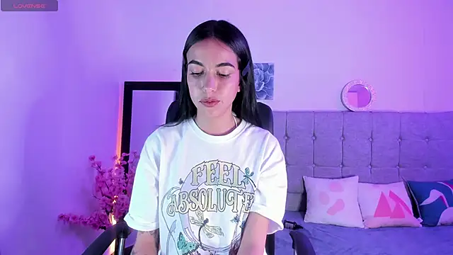 Snapshot of samy_lewis chatting on 03.14.25 samy lewis online show from 03.14.25