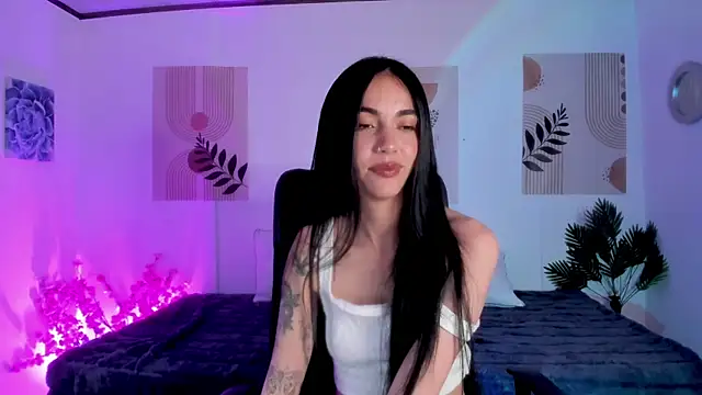 Snapshot of samy_lewis chatting on 09.13.25 samy lewis online show from 09.13.25