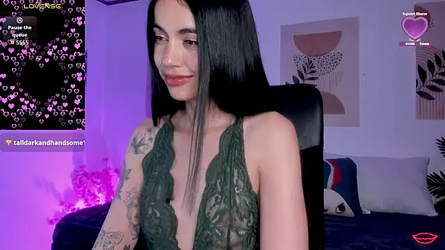 Snapshot of samy_lewis chatting on 09.19.25 samy lewis online show from 09.19.25