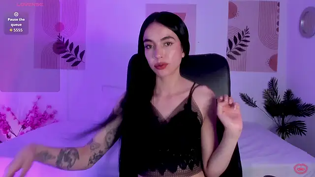 Snapshot of samy_lewis chatting on 10.23.25 samy lewis online show from 10.23.25