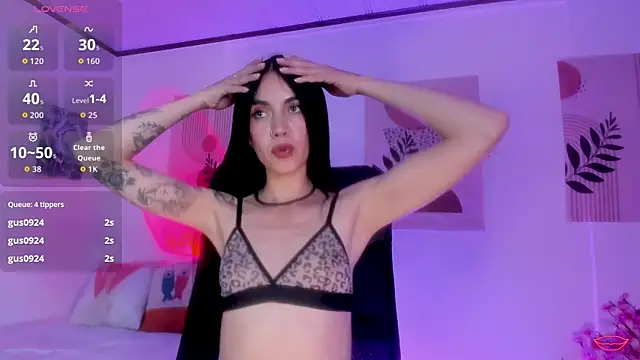 Snapshot of samy_lewis chatting on 11.26.25 samy lewis online show from 11.26.25