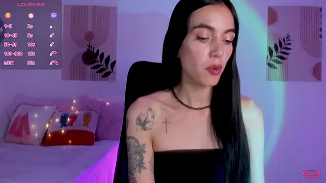 Snapshot of samy_lewis chatting on 11.30.25 samy lewis online show from 11.30.25