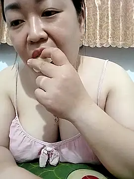 VyOanh2K online show from 10.24.25