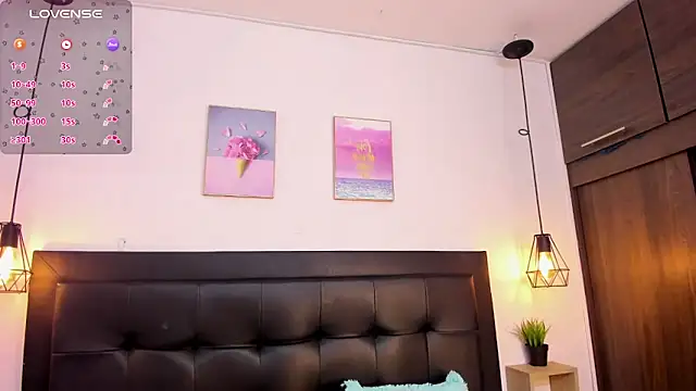 Snapshot of sweet_abby1 chatting on 12.20.24 sweet abby1 online show from 12.20.24