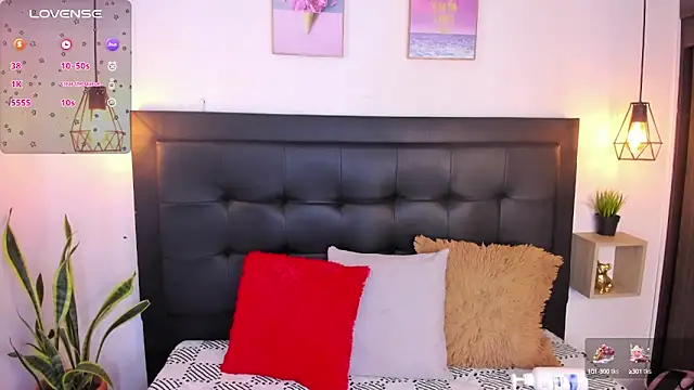 Snapshot of sweet_abby1 chatting on 12.28.24 sweet abby1 online show from 12.28.24