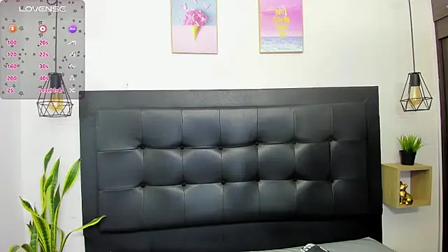 Snapshot of sweet_abby1 chatting on 02.14.25 sweet abby1 online show from 02.14.25