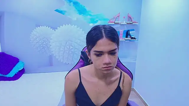 Snapshot of DEMI_LEED chatting on 11.22.25 DEMI LEED online show from 11.22.25