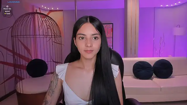 Snapshot of HannahJamesX chatting on 01.13.25 HannahJamesX online show from 01.13.25