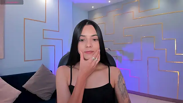 Snapshot of HannahJamesX chatting on 02.08.25 HannahJamesX online show from 02.08.25