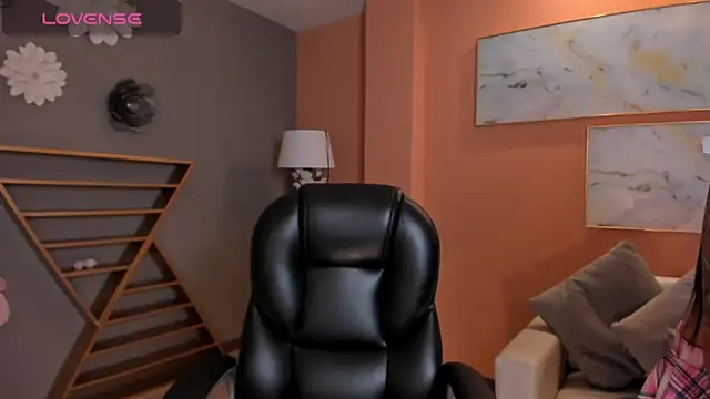 Snapshot of HannahJamesX chatting on 02.10.25 HannahJamesX online show from 02.10.25