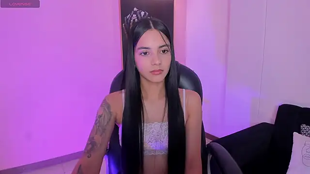 Snapshot of HannahJamesX chatting on 03.02.25 HannahJamesX online show from 03.02.25