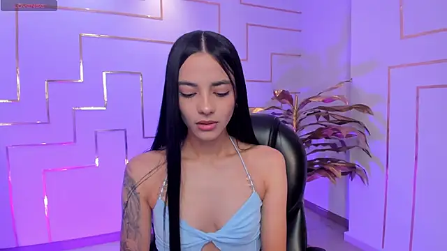 Snapshot of HannahJamesX chatting on 09.09.25 HannahJamesX online show from 09.09.25