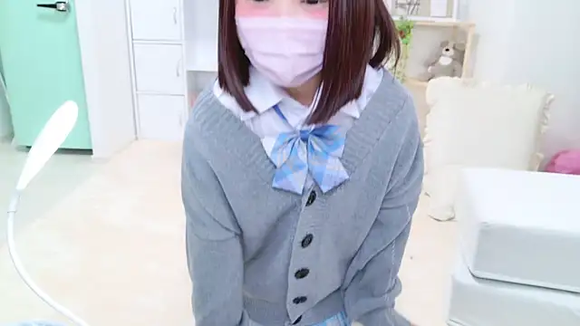 Snapshot of x-naru-x chatting on 12.15.24 x-naru-x online show from 12.15.24