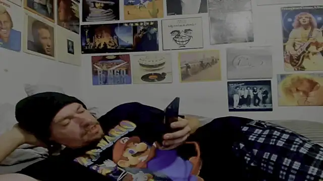 cloudyystar666 online show from 11.28.25