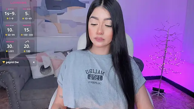 Snapshot of amelie_jhons chatting on 12.23.24 amelie jhons online show from 12.23.24