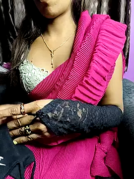 Snapshot of sexy-mohini chatting on 01.25.25 sexy-mohini online show from 01.25.25