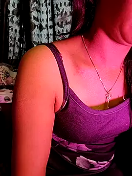 Snapshot of sexy-mohini chatting on 02.17.25 sexy-mohini online show from 02.17.25