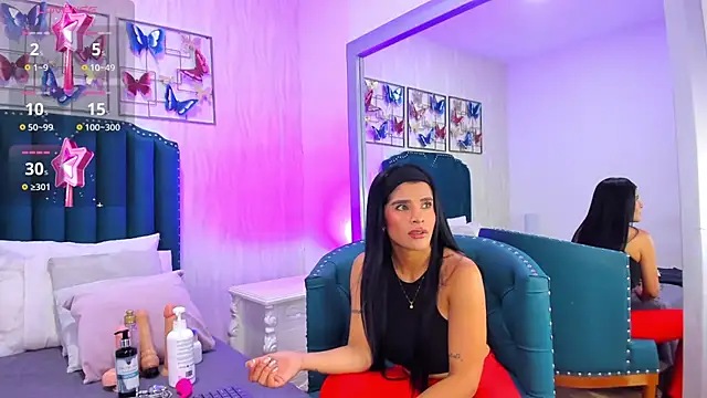 Snapshot of samara_warren chatting on 01.05.25 samara warren online show from 01.05.25