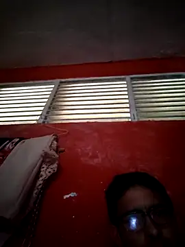 Snapshot of VL25DN26 chatting on 09.16.25 VL25DN26 online show from 09.16.25