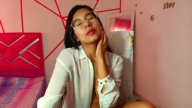 Snapshot of _Jessi29_ chatting on 01.19.25  Jessi29  online show from 01.19.25