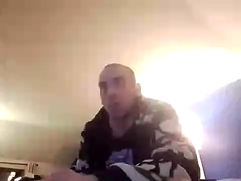 Snapshot of DrbigdickUK chatting on 12.20.24 DrbigdickUK online show from 12.20.24