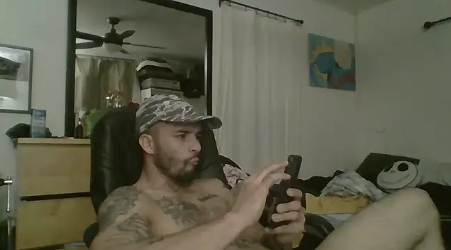 Snapshot of JohnnyDeep187 chatting on 01.13.25 JohnnyDeep187 online show from 01.13.25