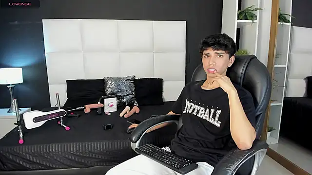 Santy carrington online show from 12.05.24